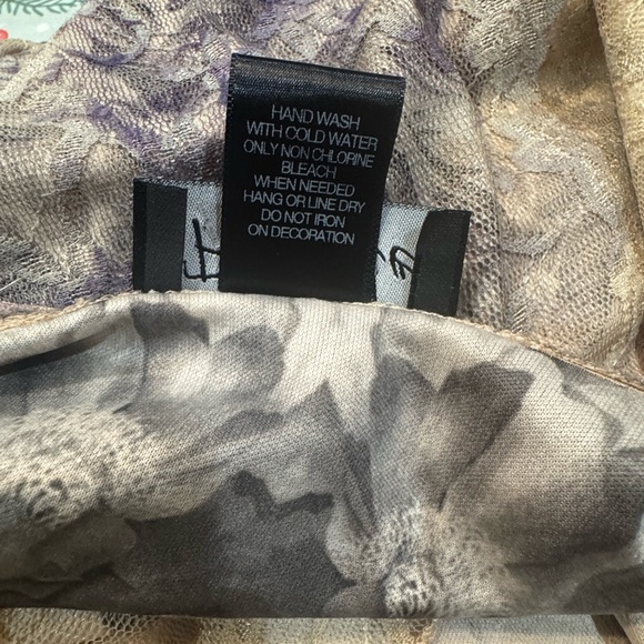 Frazzle Cream lace and Purple floral with rhinestones Lined Blouse size Large - Picture 9 of 9